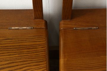 中古 美品　民芸家具　総栗材　収納付きで便利なキャスター付き囲炉裏チェア2脚セット(椅子、ダイニングチェア、板座チェア)(R-060218)