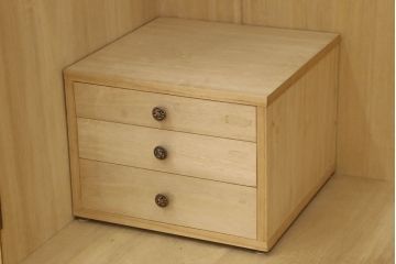 中古　軽井沢彫り　満開の桜の彫刻が見事なワードローブ(洋服タンス、衣装箪笥)(R-060220)