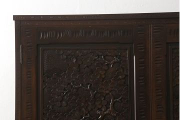 中古　軽井沢彫り　満開の桜の彫刻が見事なワードローブ(洋服タンス、衣装箪笥)(R-060220)