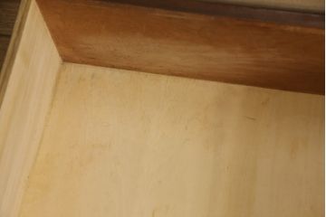 中古　美品　希少　大胆に施された彫刻が目を引く日光彫りのチェスト(引き出し、衣装タンス、収納箪笥)(R-060223)