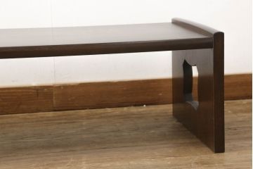 中古　松本民芸家具　脚の透かし彫りがアクセントになる上品な文机(ローテーブル、センターテーブル)(R-060225)