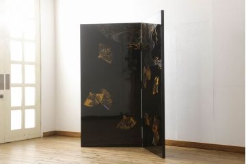中古　美品　大振り　最高級!!　輪島塗　蒔絵のデザインが上品で美しい螺鈿入りの折り畳み衝立(つい立て、パーテーション、折りたたみ)(定価約550万円)(R-060226)