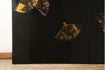中古　美品　大振り　最高級!!　輪島塗　蒔絵のデザインが上品で美しい螺鈿入りの折り畳み衝立(つい立て、パーテーション、折りたたみ)(定価約550万円)(R-060226)