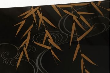 中古　美品　大振り　最高級!!　輪島塗　蒔絵のデザインが上品で美しい螺鈿入りの折り畳み衝立(つい立て、パーテーション、折りたたみ)(定価約550万円)(R-060226)