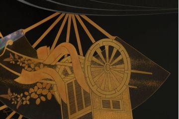 中古　美品　大振り　最高級!!　輪島塗　蒔絵のデザインが上品で美しい螺鈿入りの折り畳み衝立(つい立て、パーテーション、折りたたみ)(定価約550万円)(R-060226)