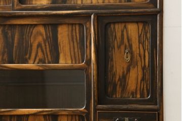 和製アンティーク　前面総黒柿材　天板・側面タモ材　渋い佇まいが魅力的な茶箪笥(食器棚、収納棚、戸棚、キャビネット)(R-060228)