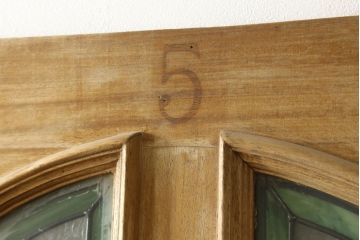 ビンテージ建具　ステンドグラスがおしゃれなドア1枚(ヴィンテージ、扉、木製ドア、ガラス扉)(R-060229)