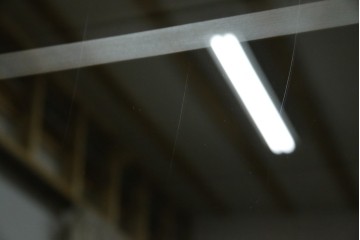 ベルギーアンティーク　希少サイズ　オーク材　凝ったデザインが目を惹く彫刻入りの縦型キャビネット　(R-060237)