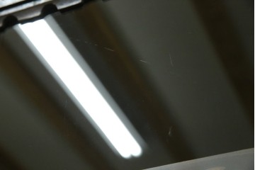 ベルギーアンティーク　希少サイズ　オーク材　凝ったデザインが目を惹く彫刻入りの縦型キャビネット　(R-060237)