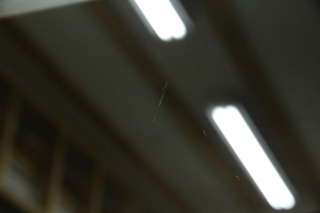 ベルギーアンティーク　希少サイズ　オーク材　凝ったデザインが目を惹く彫刻入りの縦型キャビネット　(R-060237)