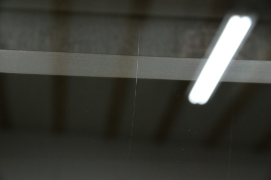 ベルギーアンティーク　希少サイズ　オーク材　凝ったデザインが目を惹く彫刻入りの縦型キャビネット　(R-060237)