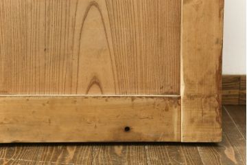 アンティーク建具　檜(ヒノキ)材　欅(ケヤキ)材　大きな金具が存在感抜群の庄内蔵戸1枚(引き戸、玄関戸、板戸)(R-060251)