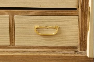 中古　透かしの金具が魅力!上品な佇まいの加茂総桐箪笥(胴厚、桐たんす、着物箪笥、引き出し、衣装タンス)(R-060255)