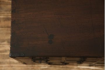 和製アンティーク　希少デザイン　総欅(ケヤキ)材　引き出し18杯の収納力が魅力的なロータイプ帳場箪笥(知工箪笥、船箪笥、舟箪笥、収納箪笥、小物収納、小引き出し、卓上収納)(R-060256)