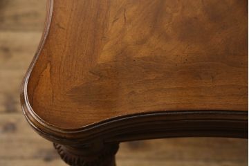 中古　美品　アメリカ高級モデル　DREXEL HERITAGE(ドレクセルヘリテイジ)　天板の曲線や脚先までのデザインが美しいダイニングテーブル(食卓、6人掛け、4人掛け)(定価約150万円)(R-060257)