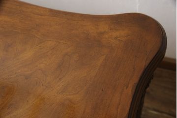 中古　美品　アメリカ高級モデル　DREXEL HERITAGE(ドレクセルヘリテイジ)　天板の曲線や脚先までのデザインが美しいダイニングテーブル(食卓、6人掛け、4人掛け)(定価約150万円)(R-060257)