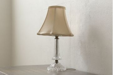 アメリカビンテージ　LEVITON(レビトン)社製　支柱のガラスフレームがエレガントな雰囲気を醸し出すテーブルスタンド(卓上照明、テーブルライト、ヴィンテージ)(R-060262)
