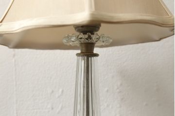 アメリカビンテージ　LEVITON(レビトン)社製　支柱のガラスフレームがエレガントな雰囲気を醸し出すテーブルスタンド(卓上照明、テーブルライト、ヴィンテージ)(R-060262)