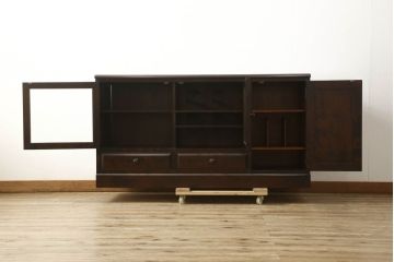 中古　美品　北海道民芸家具　和洋どちらにも合うシックなサイドボード(引き出し、リビングボード、収納棚、戸棚、テレビボード、AVキャビネット、TV、テレビ台)(R-060264)