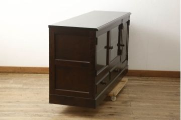 中古　美品　北海道民芸家具　和洋どちらにも合うシックなサイドボード(引き出し、リビングボード、収納棚、戸棚、テレビボード、AVキャビネット、TV、テレビ台)(R-060264)