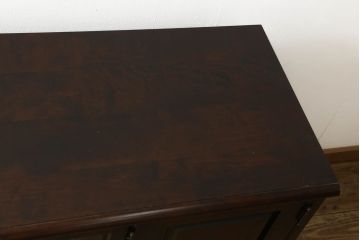 中古　美品　北海道民芸家具　和洋どちらにも合うシックなサイドボード(引き出し、リビングボード、収納棚、戸棚、テレビボード、AVキャビネット、TV、テレビ台)(R-060264)