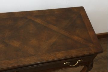 中古　美品　DREXEL HERITAGE(ドレクセルヘリテイジ)　上品な意匠が魅力的なコンソールテーブル(サイドテーブル、作業台)(R-060265)