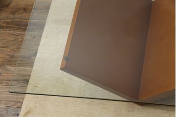 中古　美品　arflex(アルフレックス)　MONTAGNA(モンターニャ)　W字型の脚のデザインがお洒落なセンターテーブル(定価約20万円)(ガラステーブル、ローテーブル)(R-060269)
