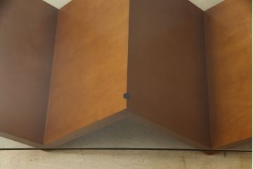 中古　美品　arflex(アルフレックス)　MONTAGNA(モンターニャ)　W字型の脚のデザインがお洒落なセンターテーブル(定価約20万円)(ガラステーブル、ローテーブル)(R-060269)