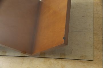中古　美品　arflex(アルフレックス)　MONTAGNA(モンターニャ)　W字型の脚のデザインがお洒落なセンターテーブル(定価約20万円)(ガラステーブル、ローテーブル)(R-060269)