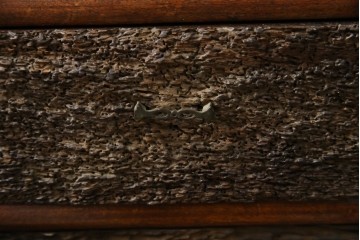 和製アンティーク　大正期　希少デザイン　漆塗り　桐材くり抜き　桑材・欅(ケヤキ)材なども使用!　ダイナミックで圧倒される丸型茶棚　(R-060276)