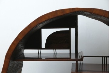 和製アンティーク　大正期　希少デザイン　漆塗り　桐材くり抜き　桑材・欅(ケヤキ)材なども使用!　ダイナミックで圧倒される丸型茶棚　(R-060276)