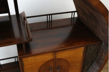 和製アンティーク　大正期　希少デザイン　漆塗り　桐材くり抜き　桑材・欅(ケヤキ)材なども使用!　ダイナミックで圧倒される丸型茶棚　(R-060276)