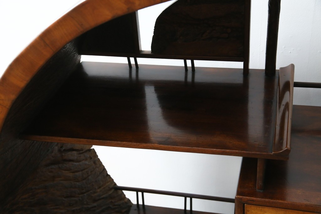 和製アンティーク　大正期　希少デザイン　漆塗り　桐材くり抜き　桑材・欅(ケヤキ)材なども使用!　ダイナミックで圧倒される丸型茶棚　(R-060276)