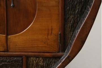 和製アンティーク　大正期　希少デザイン　漆塗り　桐材くり抜き　桑材・欅(ケヤキ)材なども使用!　ダイナミックで圧倒される丸型茶棚　(R-060276)