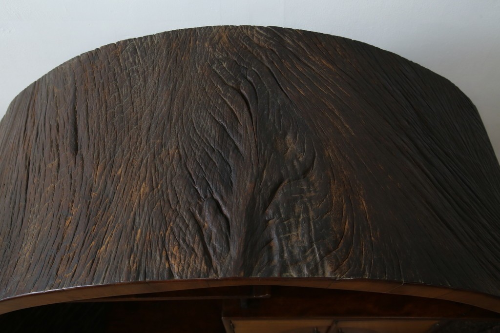 和製アンティーク　大正期　希少デザイン　漆塗り　桐材くり抜き　桑材・欅(ケヤキ)材なども使用!　ダイナミックで圧倒される丸型茶棚　(R-060276)