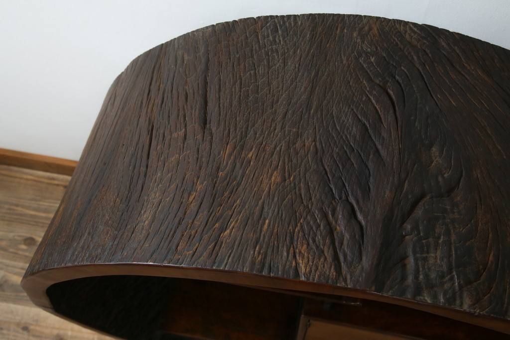 和製アンティーク　大正期　希少デザイン　漆塗り　桐材くり抜き　桑材・欅(ケヤキ)材なども使用!　ダイナミックで圧倒される丸型茶棚　(R-060276)