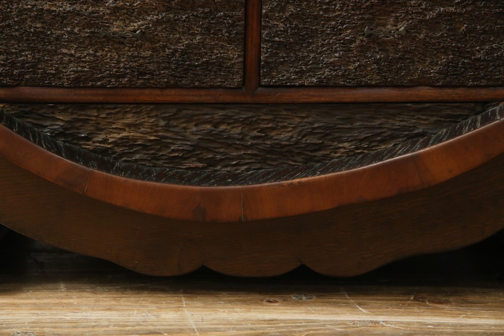 和製アンティーク　大正期　希少デザイン　漆塗り　桐材くり抜き　桑材・欅(ケヤキ)材なども使用!　ダイナミックで圧倒される丸型茶棚　(R-060276)