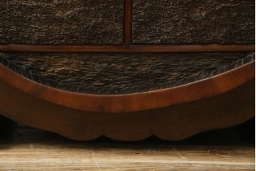 和製アンティーク　大正期　希少デザイン　漆塗り　桐材くり抜き　桑材・欅(ケヤキ)材なども使用!　ダイナミックで圧倒される丸型茶棚　(R-060276)