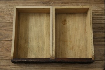 和製アンティーク　大正期　希少デザイン　漆塗り　桐材くり抜き　桑材・欅(ケヤキ)材なども使用!　ダイナミックで圧倒される丸型茶棚　(R-060276)