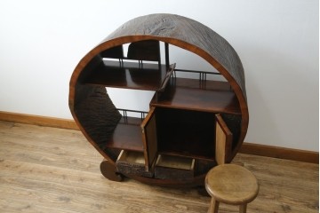 和製アンティーク　大正期　希少デザイン　漆塗り　桐材くり抜き　桑材・欅(ケヤキ)材なども使用!　ダイナミックで圧倒される丸型茶棚　(R-060276)