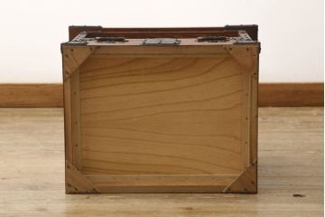 和製ビンテージ　岩谷堂箪笥　和モダンなお部屋づくりに合わせたいサイドテーブル(ヴィンテージ、飾り棚、電話台、小引き出し)(R-060279)