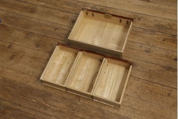 中古　門間箪笥店(門間屋)　仙台箪笥　木地呂塗り　弐番　小ぶりながら存在感と重厚感のある小箪笥(卓上収納、小物収納、小引き出し)(定価約19万4千円)(R-060280)
