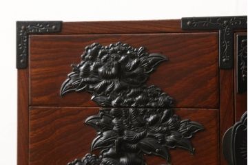 中古　門間箪笥店(門間屋)　仙台箪笥　木地呂塗り　弐番　小ぶりながら存在感と重厚感のある小箪笥(卓上収納、小物収納、小引き出し)(定価約19万4千円)(R-060280)