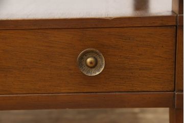 中古　DREXEL HERITAGE(ドレクセルヘリテイジ)　Triune(トライユン)シリーズ　すっきりした佇まいのエンドテーブル(定価約21万円)(サイドテーブル、飾り台)(R-060281)