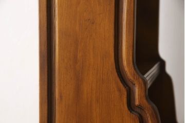 中古　バロッサバレンティ(VARO,S.A. VALENTI)　クラシカルな佇まいが魅力的なシェルフ(飾り棚、陳列棚、本棚、ラック、収納棚、ブックシェルフ)(R-060282)