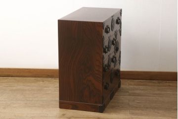 中古　岩谷堂箪笥　迫力ある木目と重厚感ある金具が魅力的な小箪笥(収納箪笥、和たんす、引き出し、チェスト)(R-060287)