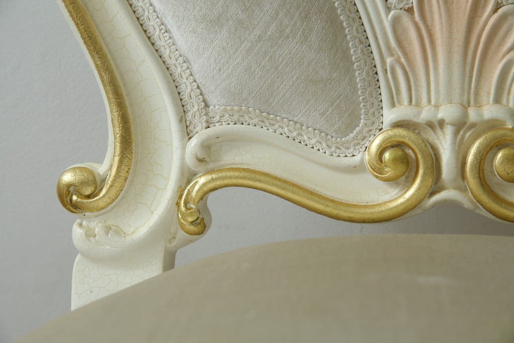 中古　美品　イタリア高級家具　SILIK(シリック)　FIDIAシリーズ　ロココ調　細部まで凝った造りが美しいダイニングチェア(定価約50万円)(椅子、イス、サロンチェア)(R-060293)
