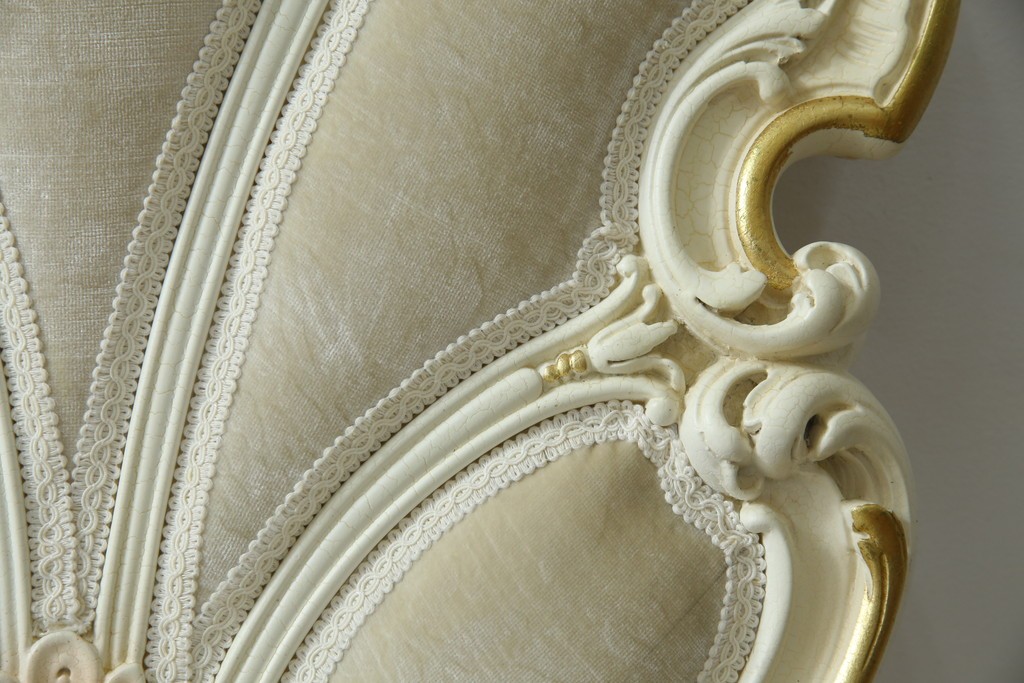 中古　美品　イタリア高級家具　SILIK(シリック)　FIDIAシリーズ　ロココ調　細部まで凝った造りが美しいダイニングチェア(定価約50万円)(椅子、イス、サロンチェア)(R-060293)