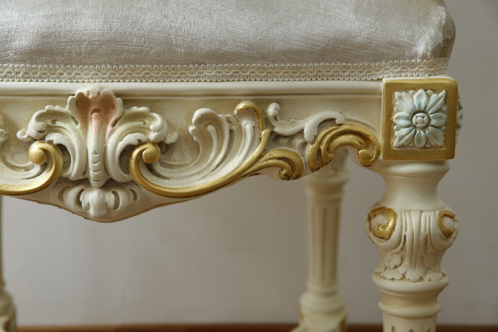 中古　美品　イタリア高級家具　SILIK(シリック)　FIDIAシリーズ　ロココ調　細部まで凝った造りが美しいダイニングチェア(定価約50万円)(椅子、イス、サロンチェア)(R-060293)