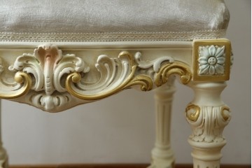 中古　美品　イタリア高級家具　SILIK(シリック)　FIDIAシリーズ　ロココ調　細部まで凝った造りが美しいダイニングチェア(定価約50万円)(椅子、イス、サロンチェア)(R-060293)